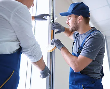 glass repair experts in Riviera Beach, FL