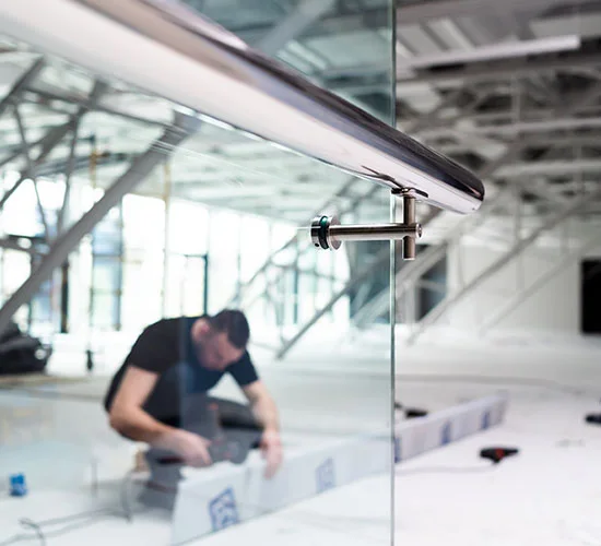 Riviera Beach, FL highly skilled glass repair technicians